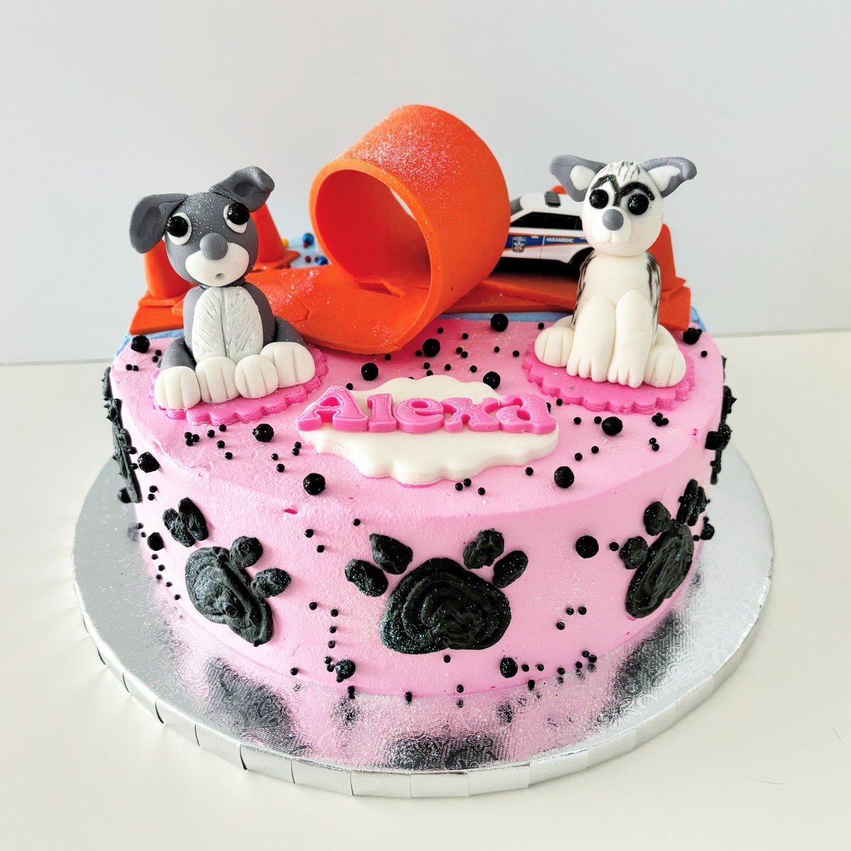 Ile's Bakery tweet media