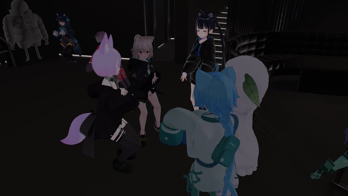 m0moka_VRChat's tweet image. ◆昨日のVRC
3マンロックバンド #梅雨戦線 に行ってきたよ～
いつもと違ってPC単体&amp;amp;ヘッドフォンだから喋れない代わりに高音質で聴いてて、めっっちゃカッコよかった！
フロア1階が埋まるほど大盛況だったね～
友だちが曲に合わせて身体を揺らしてるの見てほっこりしてた
#VRChat