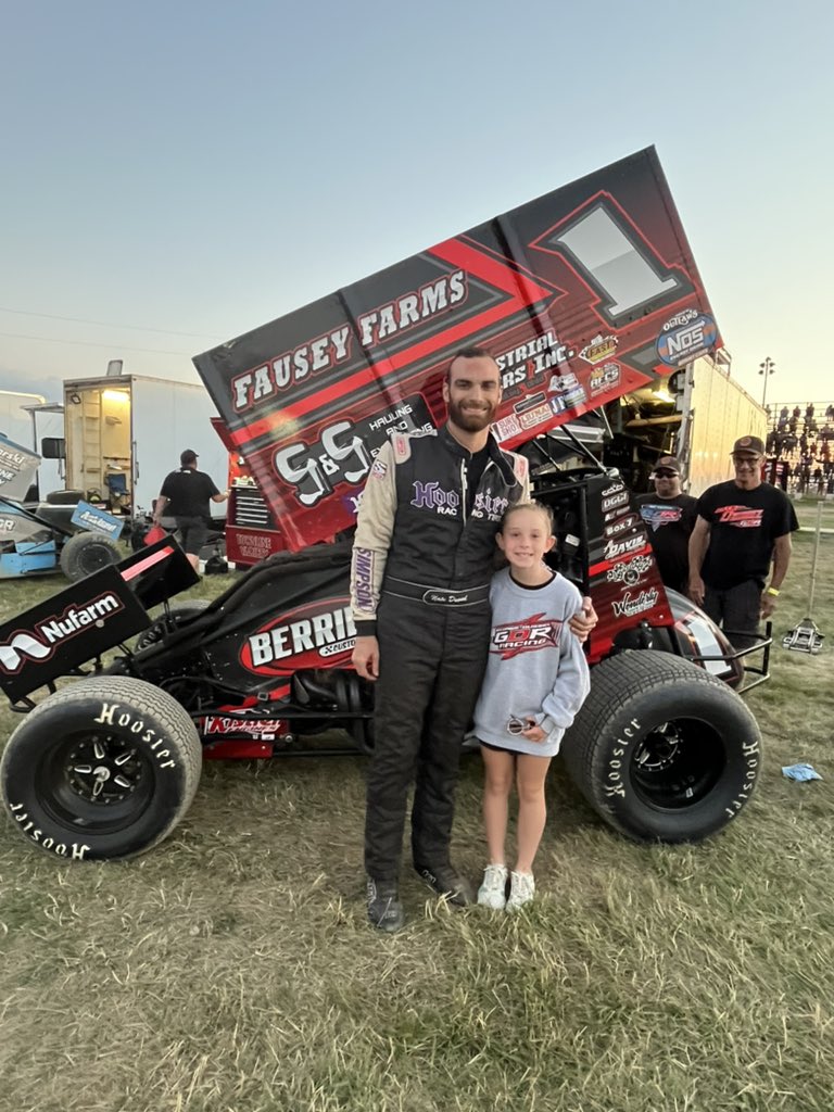 Nate Dussel wins heat race 2!