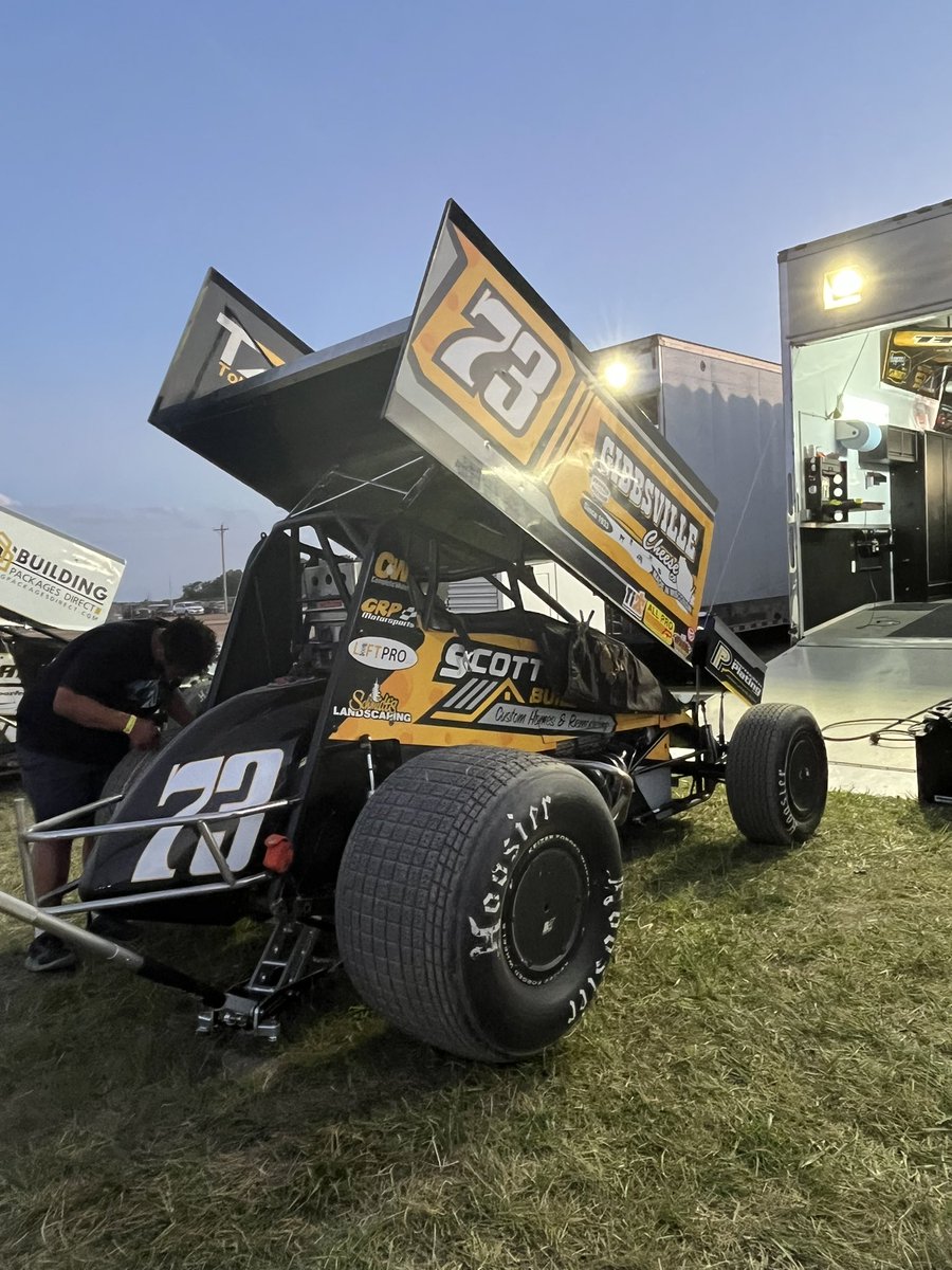 Scotty Thiel wins heat race 3!