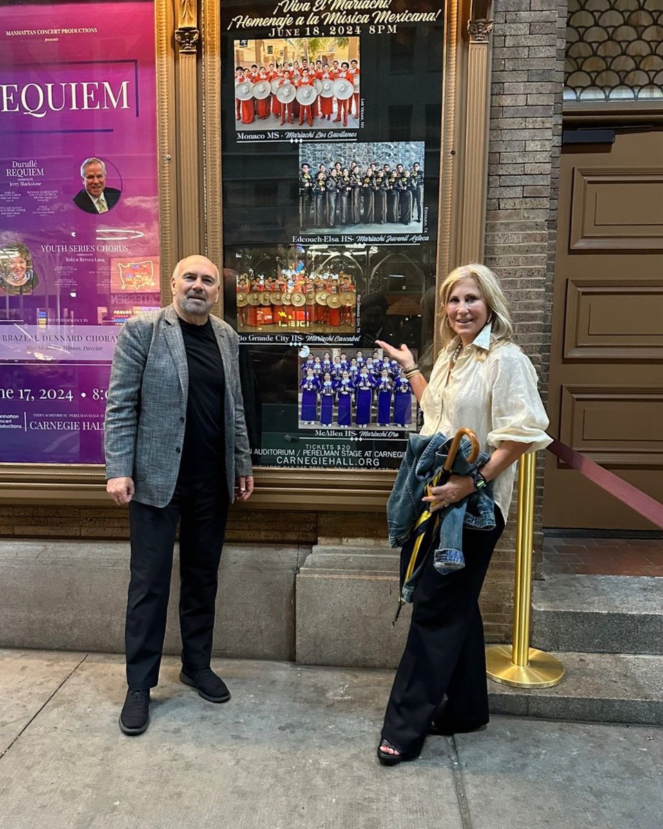 utrgv's tweet photo. 🎺🎻 Spotted this amazing ad at Carnegie Hall! Our #RGV high school mariachis are taking center stage and we couldn't be prouder! 🌟🎶 #RGVproud https://t.co/NBPhlGH8jZ
