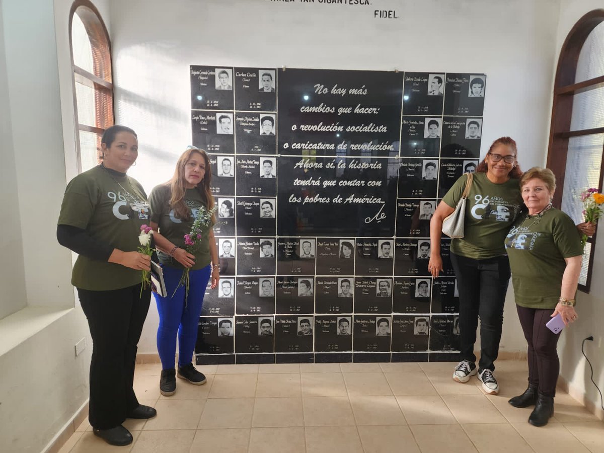 #VIIIConferenciaRegionalFDIM #Bolivia 
En fotos la delegación de Vzla, en el desarrollo del trabajo de la VIII Conferencia Regional América y el Caribe de la FDIM en la lucha por los derechos de las mujeres y por la Paz mundial.