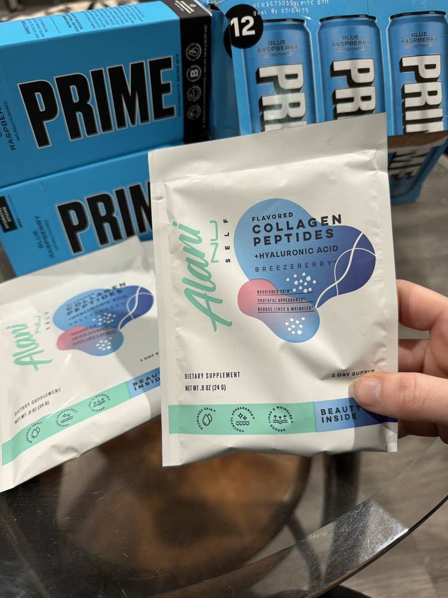 tkalini_'s tweet photo. @PrimeHydrate has sent me a PR package and it had some random collagen in it. I thought it’s their secondary brand or something, but it ended up being just a random collagen 😭😭 Thank you but LOL 

I hoped these guys would send me some collagen too :D https://t.co/Z6hHZSeWJ1