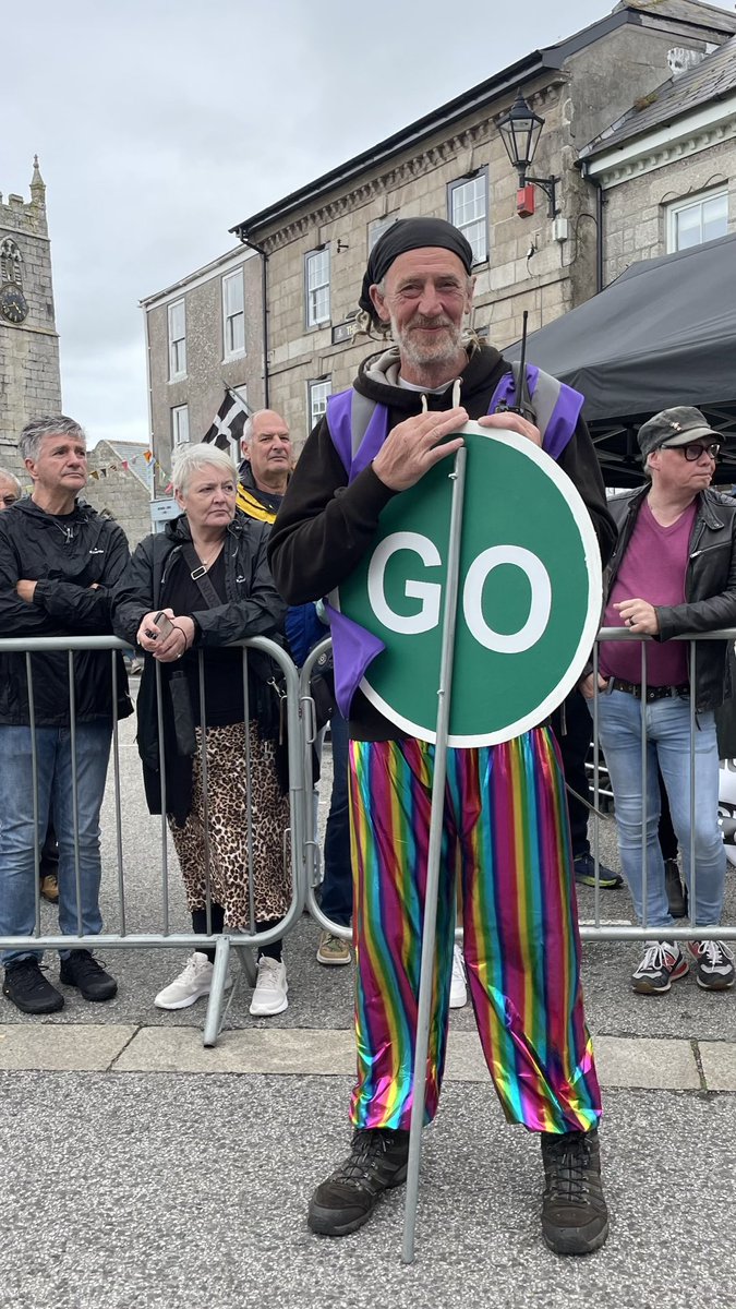 LafrowdaDay's tweet photo. Be part of the #lafrowdafestival dream team ‼️
Lafrowda relies on help from volunteers on both the week before, and the big day.
If you or anyone you know is interested in getting involved, join us on 24th June @ The Commercial to find out more!
#stjust #lafrowda https://t.co/EGKuu7TUu7