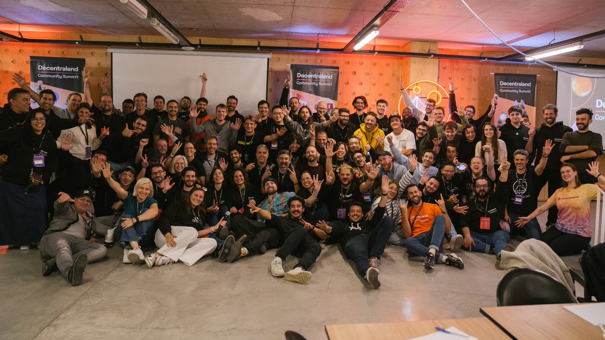 The PEOPLE make the PLACE ❤️

During the #DCLSummit digital identities became real-world connections 🤝

This community is what gives the code meaning and amazing things are around the corner 
(*Ahem Decentraland 2.0 👀)
bit.ly/4b2EB0v