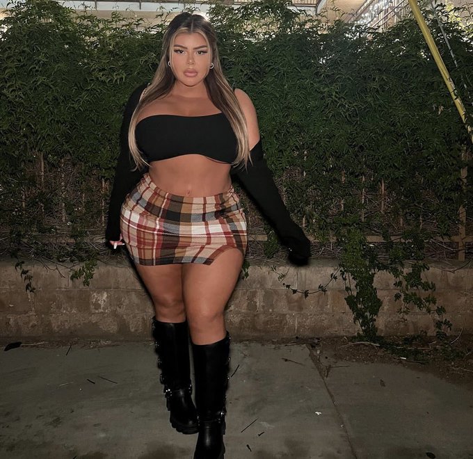 Follow me 💕  https://t.co/K78gSYaX0t https://t.co/y0aaf2PPch