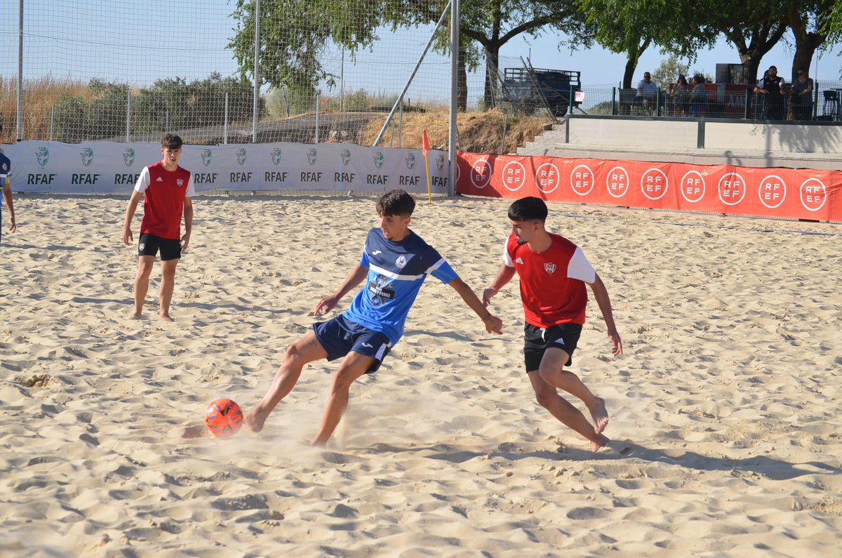 🏖️ Fútbol Playa 🏆Copa de Andalucía Infantil y Juvenil Fútbol Playa

🔚 Finaliza la Jornada 1

🔢 Resultados 

#AndaluzClubesInfantilFP
⚔️ #CDADElViso 2⃣-1⃣2⃣ <a href="/Linares_Dptvo/">Linares Deportivo 💙⚒</a>
⚔️ <a href="/CD_CASTILLEJOS/">CD Castillejos</a> 1⃣-1⃣2⃣ #VictoriaBeachSoccer
⚔️ <a href="/Linares_Dptvo/">Linares Deportivo 💙⚒</a> 1⃣4⃣-3⃣ #CDADElViso
⚔️ <a href="/CD_CASTILLEJOS/">CD Castillejos</a>