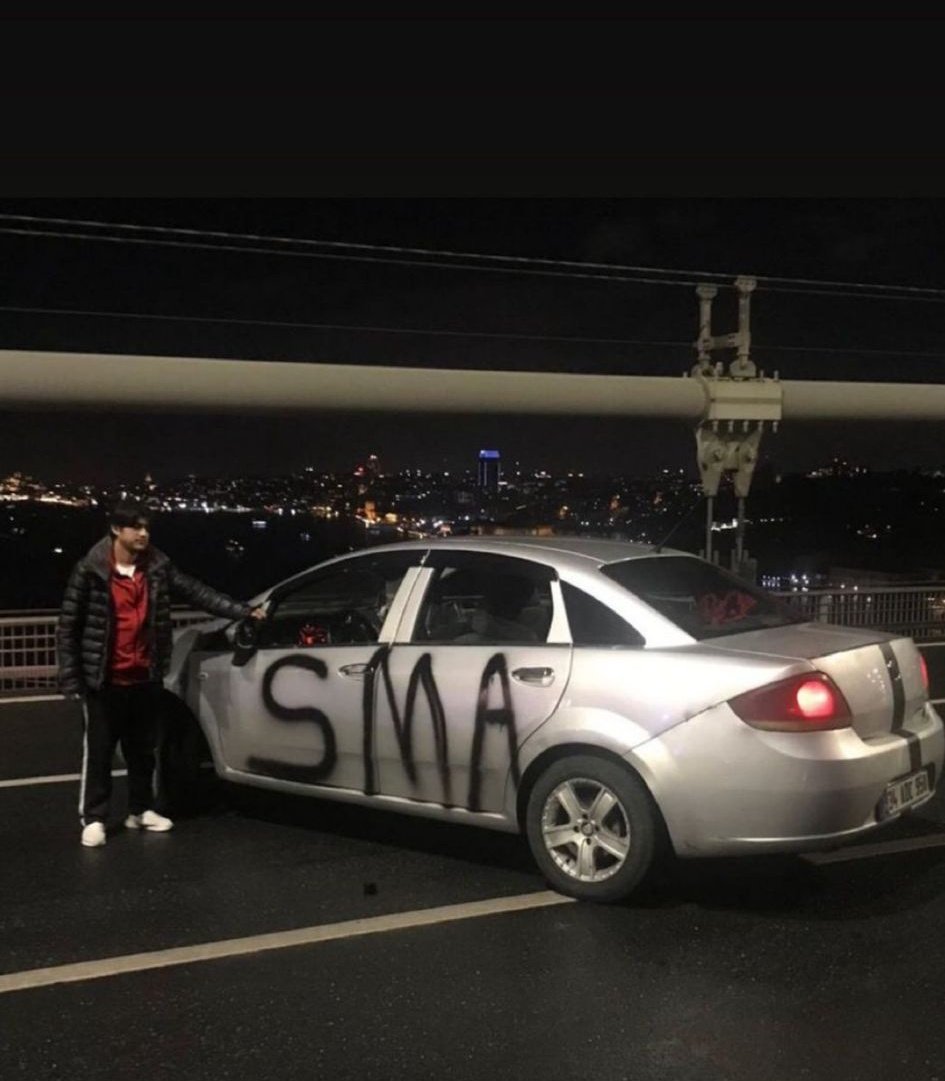 15 Temnuz Şehitler Köprüsü SMA'lı çocuklara farkındalık için kapatılmış.
Çocukları yaşatmak için sağlığımız bozuldu evet
#HepimizBipolarız