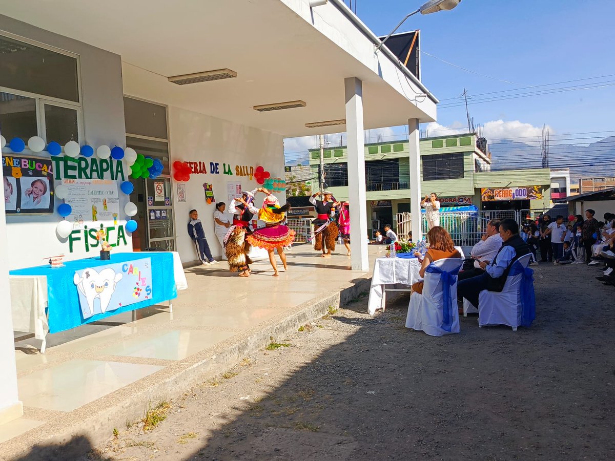 IESS_Loja's tweet photo. #IESSteInforma | Francisco Sánchez, director provincial @IESS_Loja, y otras autoridades asistieron a la Feria de la Salud organizada por el Centro Médico de Catamayo 🏥 que contó la participación de afiliados, jubilados y ciudadanía 🤝 https://t.co/U7JYCvDlSK