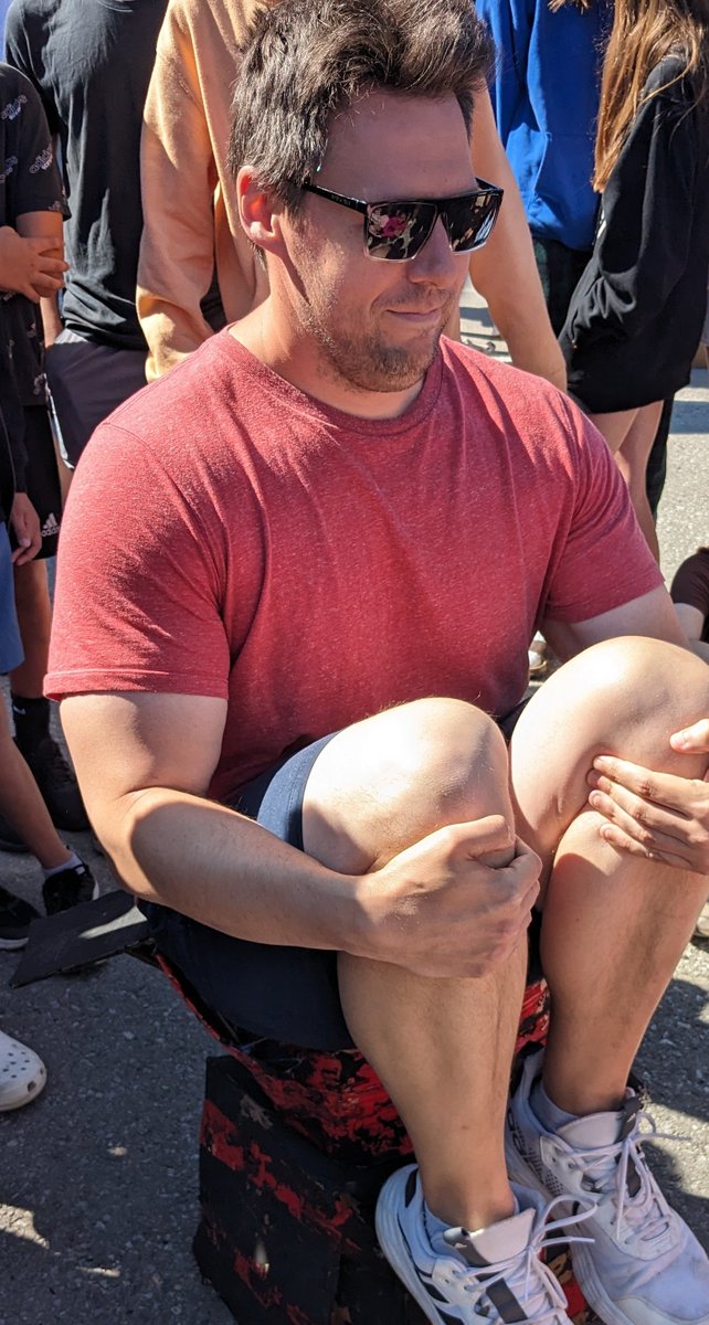It's chair contest day! I ended up on the pavement more than a few times but over half our chairs were able to hold up former bodybuilder Mr. Da Silva. Awesome engineering from our Gr. 7/8s <a href="/mountsfieldps/">Mountsfield Public School</a> <a href="/TVDSB_STEM/">TVDSB STEM</a>