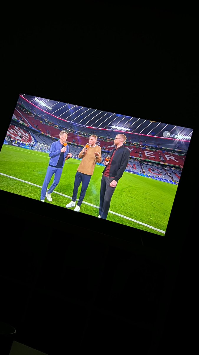 MaxW_1's tweet photo. #ChristophKramer macht so Spaß als Experte - unglaublich viel Ahnung, dazu aber auch locker @sportstudio #CopaTS #GERSCO https://t.co/ab5x0RJ8ni