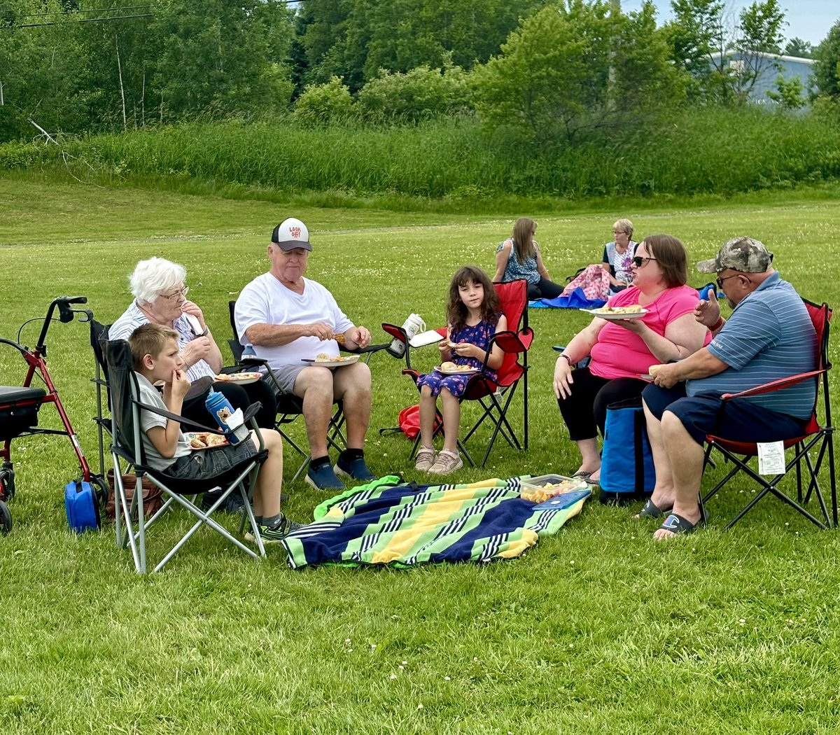 KeswickValley's tweet photo. Nice to see so many families at our Spring 💐 concert  🎶 and family picnic today. @ASD_West https://t.co/lQCUTHnjEB