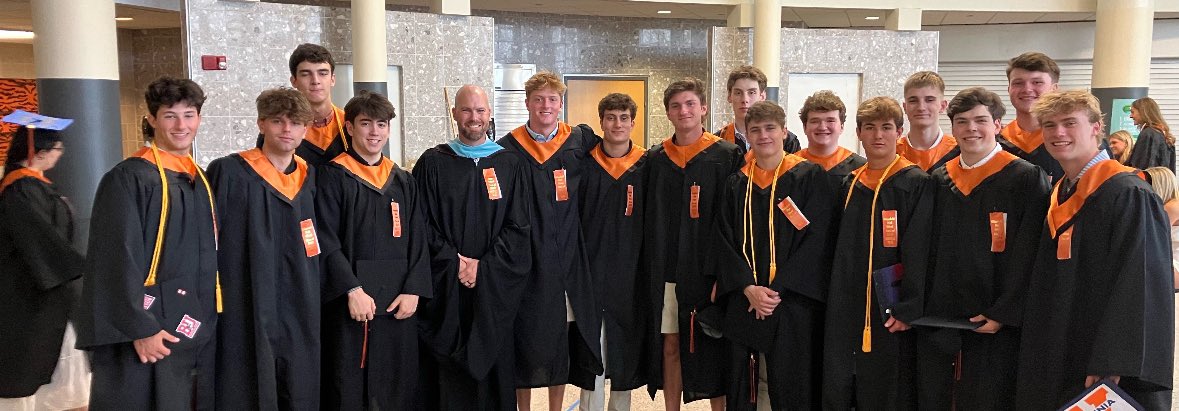 Congrats to our 2023-2024 seniors on their graduation today! Wishing you all the best in your future endeavors. And shoutout to our Head Coach James Reed who will be giving the commencement speech—good luck Coach! #TigerPride #GoTigers