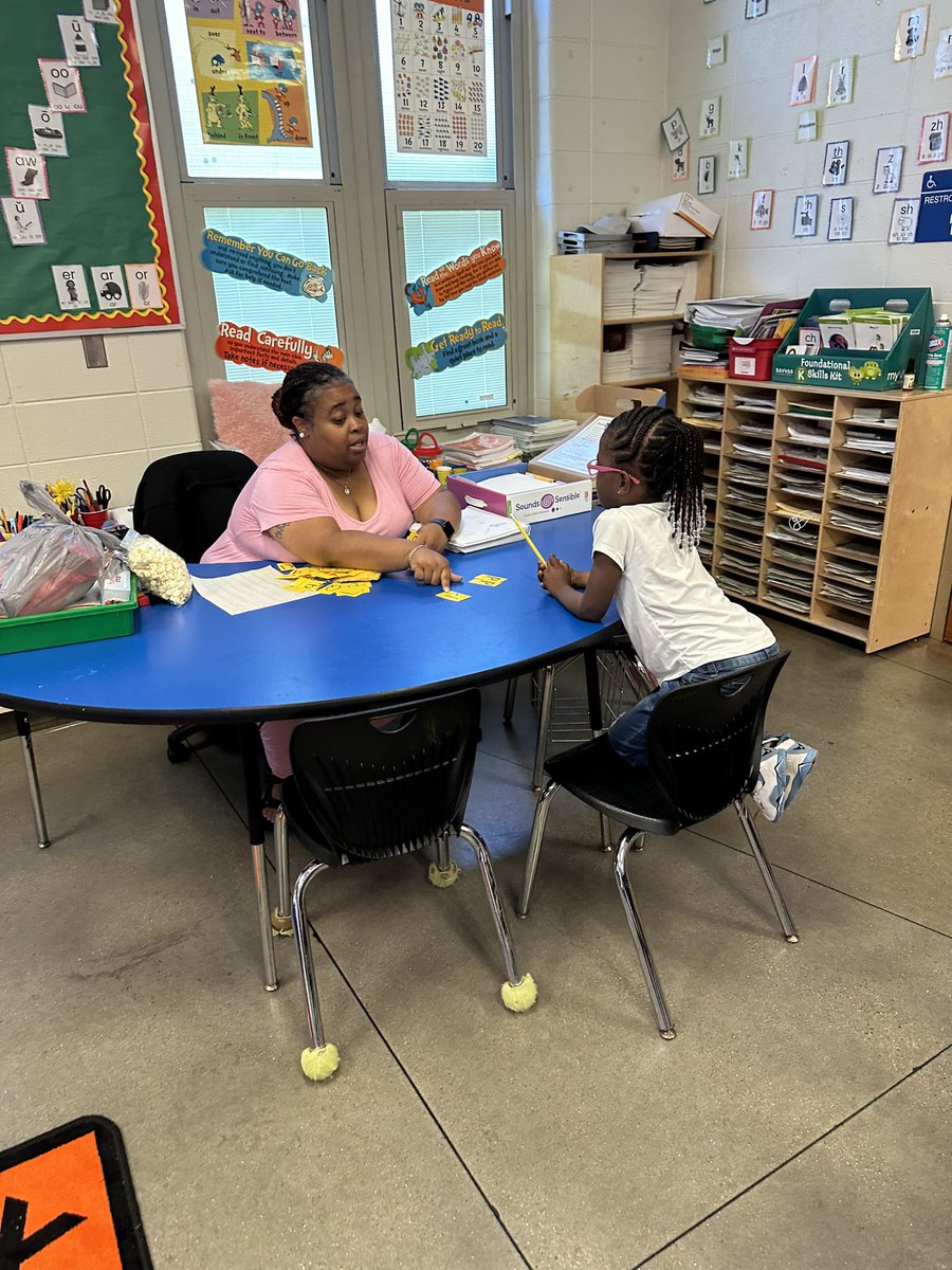 JuliaJwall's tweet photo. BCS Summer learning is in full swing @Hayes_K8_School @BhamCitySchools @Alabama_Reading @cwilburn_alsde @KarenHa72770629 https://t.co/AsbFCpU4xc