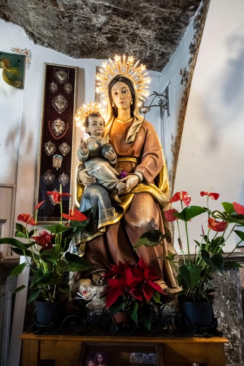 Knight_ofMalta's tweet photo. Santuario Maria SS Della Rocca, Compatrona di  (Taormina). Sec. XVI.
#orderofmalta #ordinedimaltaitalia #cavalieridimalta #SovereignHospitallerOrderofStJohnofJerusalem #sovranoordineospedalierodisangiovannidigerusalemme #knightsofmalta #shosj #ordinedimalta https://t.co/CbeTyhc7lI