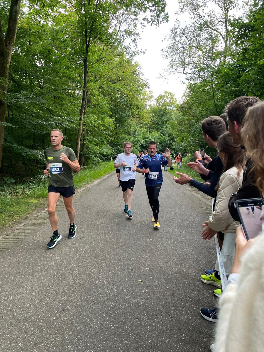 Zo, dit was fijn!🙏 Heerlijk kunnen hardlopen in onze sportieve gemeente. Volle bak genieten samen tijdens de drukbezochte Rijsserbergloop van <a href="/AVRijssen/">AV Rijssen</a>. Complimenten aan de organisatie en vele vrijwilligers! Bedankt ook voor de fijne aanmoedigingen.😅 Op naar <a href="/TriathlonHolten/">Triathlon Holten</a>.