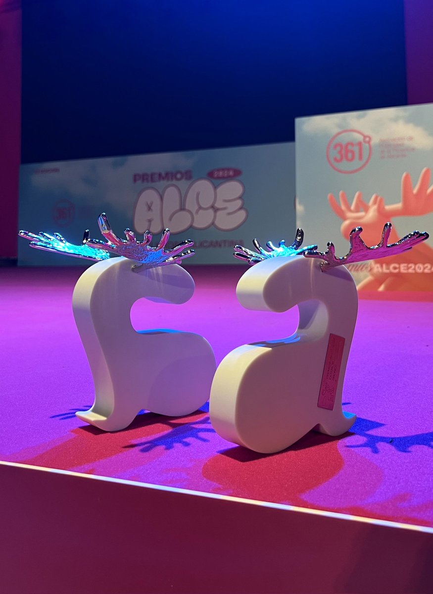 makinaccion's tweet photo. Pues sí, ya es oficial, el alce 🫎 es nuestro. O más bien ¡Los 2 pedazos de #PremiosAlce que nos hemos llevado! Orgullosísimas de estos premios por nuestra campaña #LaOrquestadelSabor en #creatividad #exterior y #craft #sonido ¡Gracias @CoopsAgroCV por confiar en #Makinacción! https://t.co/08MbAyDxaa