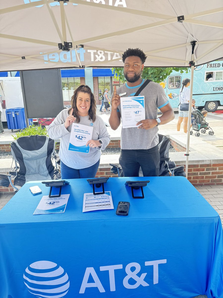 Starting the weekend early at the Irish Festival! We’re ready to see people dance their way towards Fiber! <a href="/Kiersten_O3/">Kiersten Offineer</a> <a href="/mogilnicki_alex/">Alex Mogilnicki</a> <a href="/DanBrechbill/">Dan Brechbill</a> @TraciMilliner <a href="/kuhn3/">Kevin Kuhn</a> @BrianWest_GLM