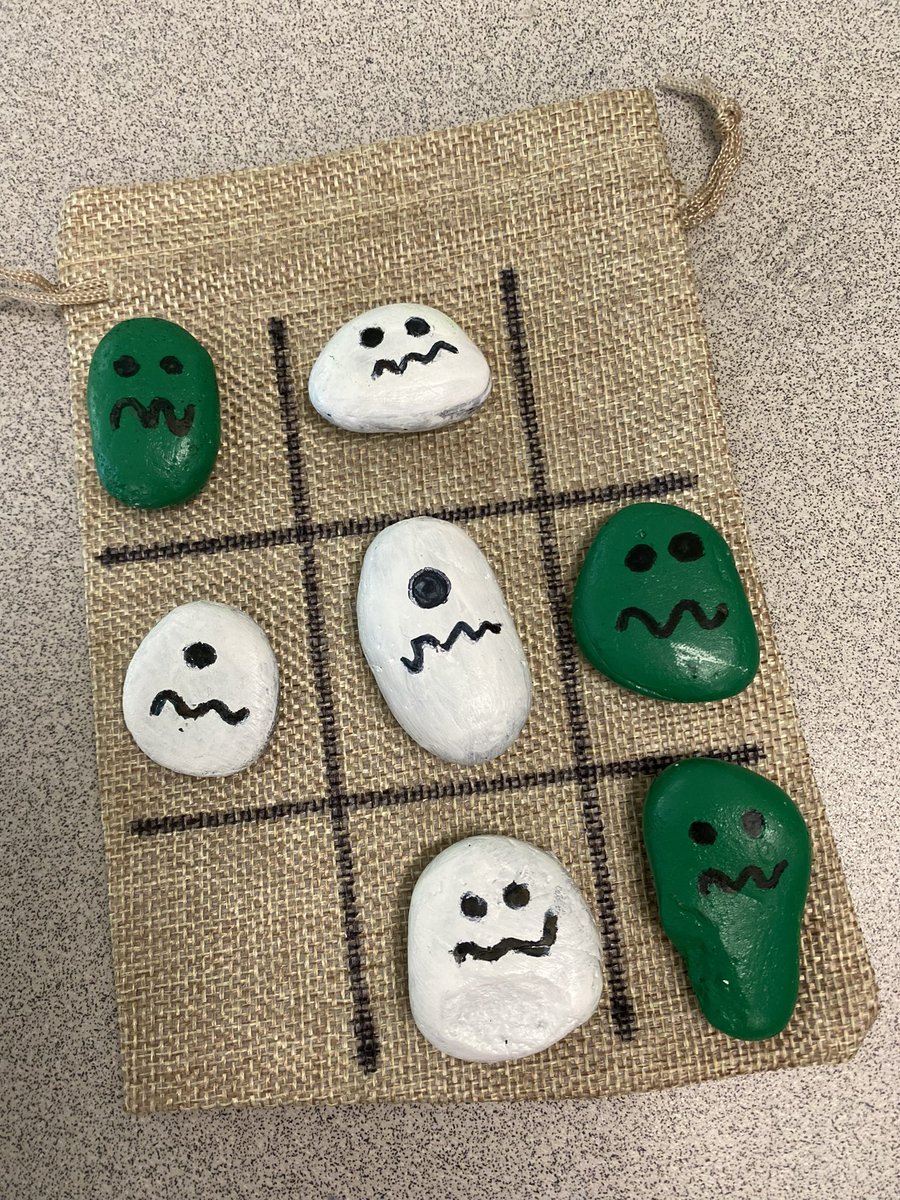 We had fun creating these Father’s Day gifts. Thanks @KateCarter2619 for leading the way! <a href="/JohnDearnessTV/">John Dearness Public School</a>