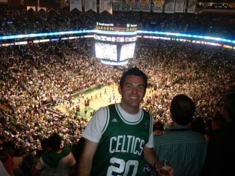 RyanKellyMusic's tweet image. The Two Kelly lads have their jerseys ready for tipoff in Game Four….takes me back to that amazing night in 2008…it’s a bit quieter here tonight with just Frank and I…for now…😳😉🏀☘️❤️