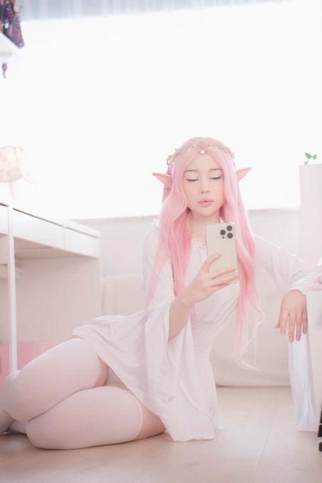 Would you date an elf girl? ?‍♀️✨ https://t.co/jNFjWo0Zdd