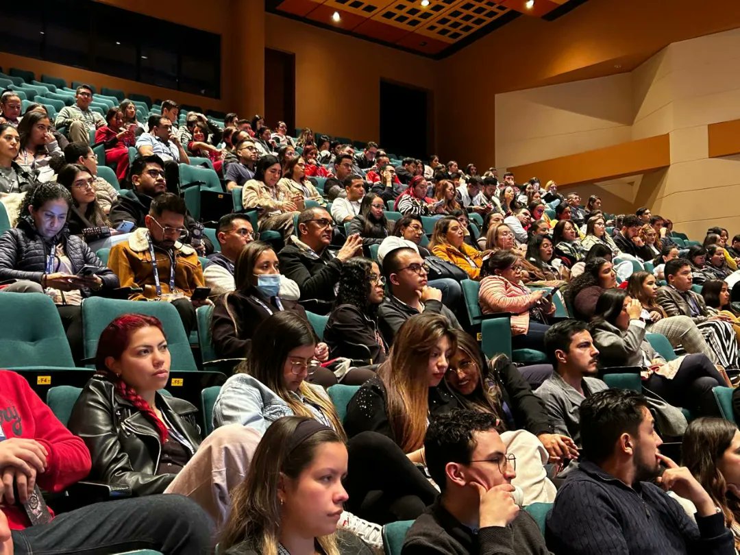 EseTunja's tweet photo. Hoy nuestra Subgerente Científica y personal asistencial de la E.S.E Santiago de Tunja, participan del “Curso de Actualización en Ortopedia y Traumatología ¡Ortopedia en tenis! de lo complejo a lo práctico” liderado por la @SCCOT. https://t.co/Dptf4kDpBM