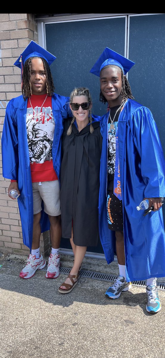 Elisa Petrini tweet media