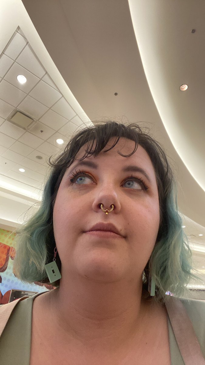mushrooomdance's tweet photo. The (panicked) eyes in question https://t.co/xdyKSuZXzb