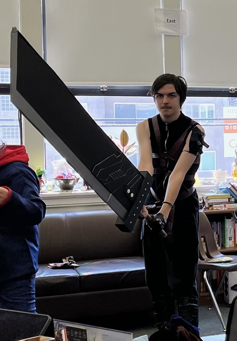 macslost's tweet image. “Hey Dad, it’s anime camp cosplay day on Friday and I want to go as Cloud from Final Fantasy. Here’s what his sword looks like.” 😳🫠 (and of course I wait until the night before to start building it lol) #finalfantasy
