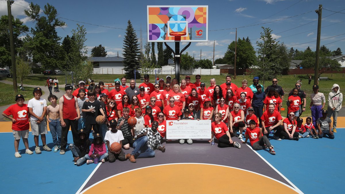 NHLFlames's tweet photo. We ❤️ our community!

Today, #Flames employees lent a helping hand at the YES Centre, planting a garden, landscaping the field, painting, and helping out around the centre! The @FlamesFdn also made a $45,400 donation to this amazing organization! https://t.co/6nVmMmSecX