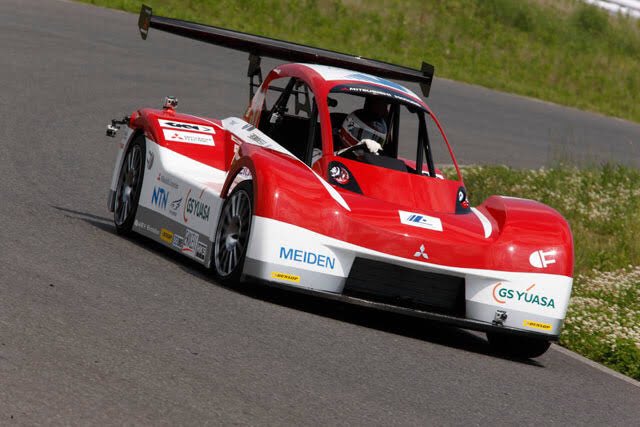 hiko1963's tweet image. 【やっていいならやってやる】
ダカールへの道を断たれ、「故郷」ラリーアートすら失った増岡浩。復活への第一歩はパイクスだった。
#MiEV  #PPIHC