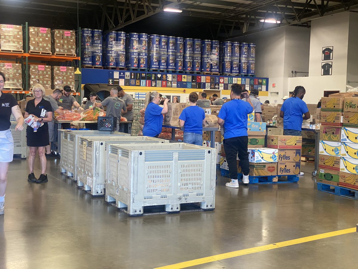 Sonseeahray Tonsall (@tonsalltv) on Twitter photo Rocking it out!!!!
<a href="/FOX40/">FOX40 News</a>’s morning volunteer crew had a blast filling food bags <a href="/SacFoodBank/">Sacramento Food Bank & Family Services</a> for <a href="/NXSTMediaGroup/">Nexstar Media Group, Inc.</a>’s Founder’s day of caring!!
#nexstarFDOC
#Give Rocking it out!!!!
<a href="/FOX40/">FOX40 News</a>’s morning volunteer crew had a blast filling food bags <a href="/SacFoodBank/">Sacramento Food Bank & Family Services</a> for <a href="/NXSTMediaGroup/">Nexstar Media Group, Inc.</a>’s Founder’s day of caring!!
#nexstarFDOC
#Give