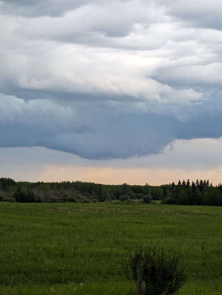 Tornado warning storm east of fort Saskatchewan. 4:57 p.m. #abstorm