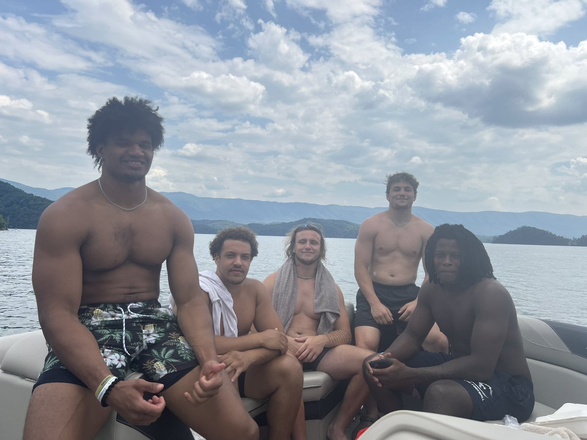 Tommy A. Buzzo tweet media