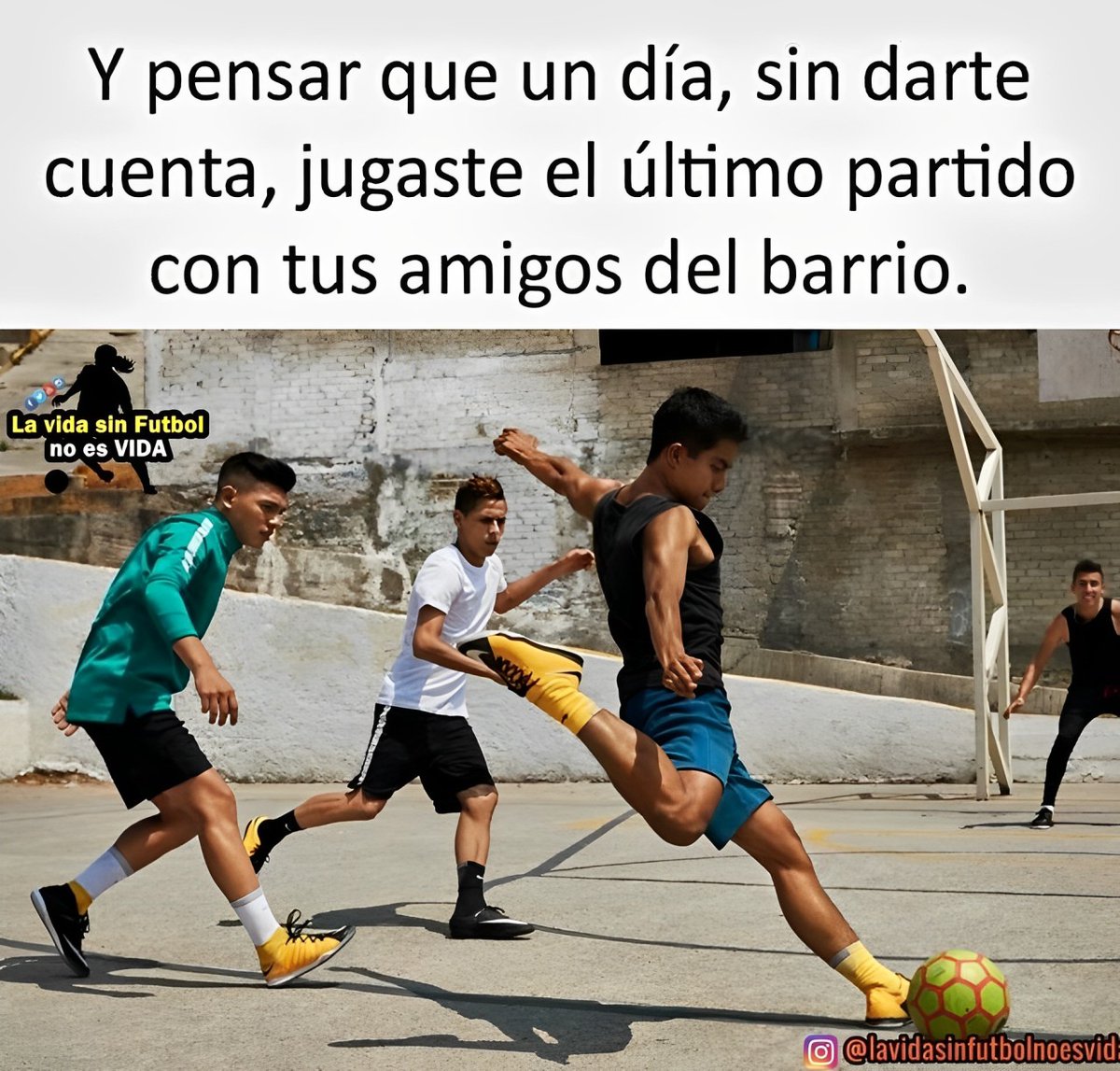 EnsedeCiencia's tweet photo. Creo que comenzó a llover 🌧️⚽ https://t.co/7hoMBFgBK7