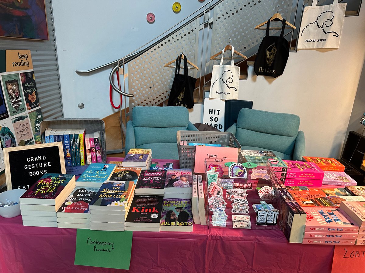 I’ve been selling romances for the past few days and so many kind people have come out and happily given me their money. Thank you, thank you, thank you ❤️