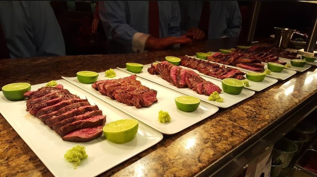 ChefDrew702's tweet photo. #GetGrilling with 🌴VegasChef🌴
For the uninformed, when you're tripping about my perfectly cooked medium-rare steak.... thats not blood. It's called "myoglobin"
Thank you for pointing this out @Sarah_Katilyn 👊🏻
I used to eat a LOT more steak than I currently do. But I was also working at @GordonRamsay Steak at the @ParisVegas and @StripSteakLV at @MandalayBay
Not everyone likes medium-rare and that's okay
(they SHOULD though!) 🤣
Some people say that eating too much red meat is bad for you, but the "Carnivore Diet" has worked extremely well for some people. Just ask @IsabellaMDeLuca 👊🏻
#Food #Steak #MediumRare #Beef #ChefsOfTikTok #ChefsOfInstagram #PrivateChef #Foodie #ChefLife