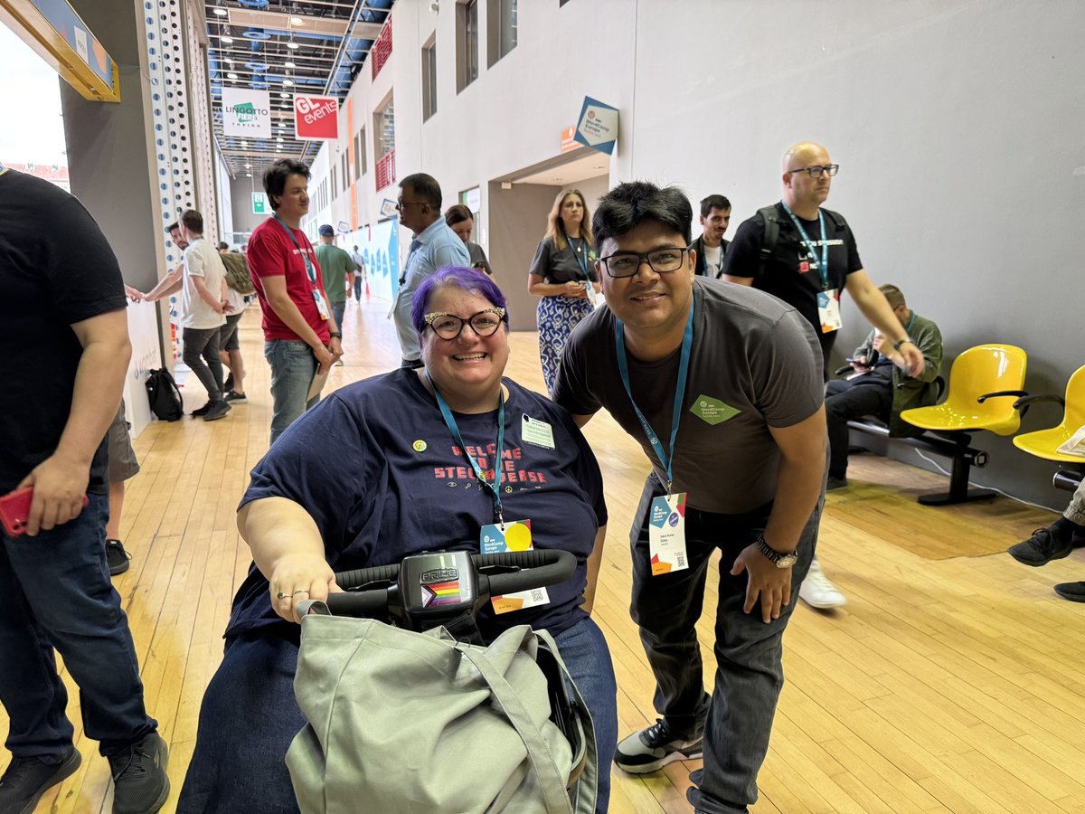vapvarun's tweet photo. #MichelleAndMe task done! #WCEU #WordCampEurope #Accomplished @michelleames https://t.co/5kG3N2zkj1