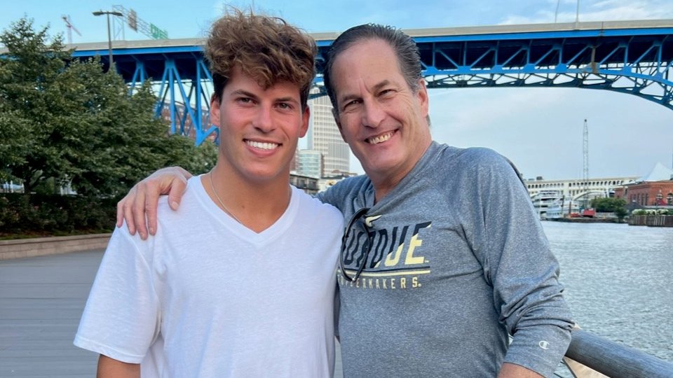 PurdueDivers's tweet photo. Love our Dads &amp; everything they do for our Divers. Ever Grateful for their wisdom, guidance &amp; understanding. #HappyFathersDay #ThankYouDad

Boilers with Their Dads
📸 Men: https://t.co/wT9OcHLpPR
📸 Women: https://t.co/wT9OcHLpPR https://t.co/gy6BJkBr4l