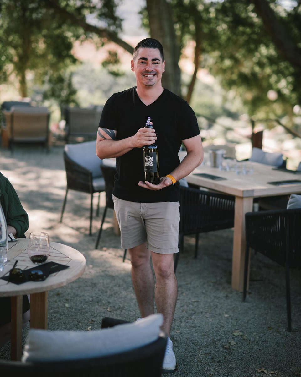 Which bottle of Paso Wine are you opening for this beautiful Friday evening? 🍷 #FanFriday