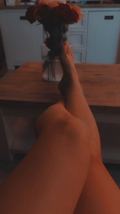 Even lekker relaxen op de bank..☺️ https://t.co/4sEHd5Qb2G<a href="/tag/sexy"class="tags"><span>#sexy</span></a><a href="/tag/naked"class="tags"><span>#naked</span></a><a href="/tag/ass"class="tags"><span>#ass</span></a><a href="/tag/hotgirls"class="tags"><span>#hotgirls</span></a><a href="/tag/bigtits"class="tags"><span>#bigtits</span></a><a href="/tag/onlyfan"class="tags"><span>#onlyfan</span></a>