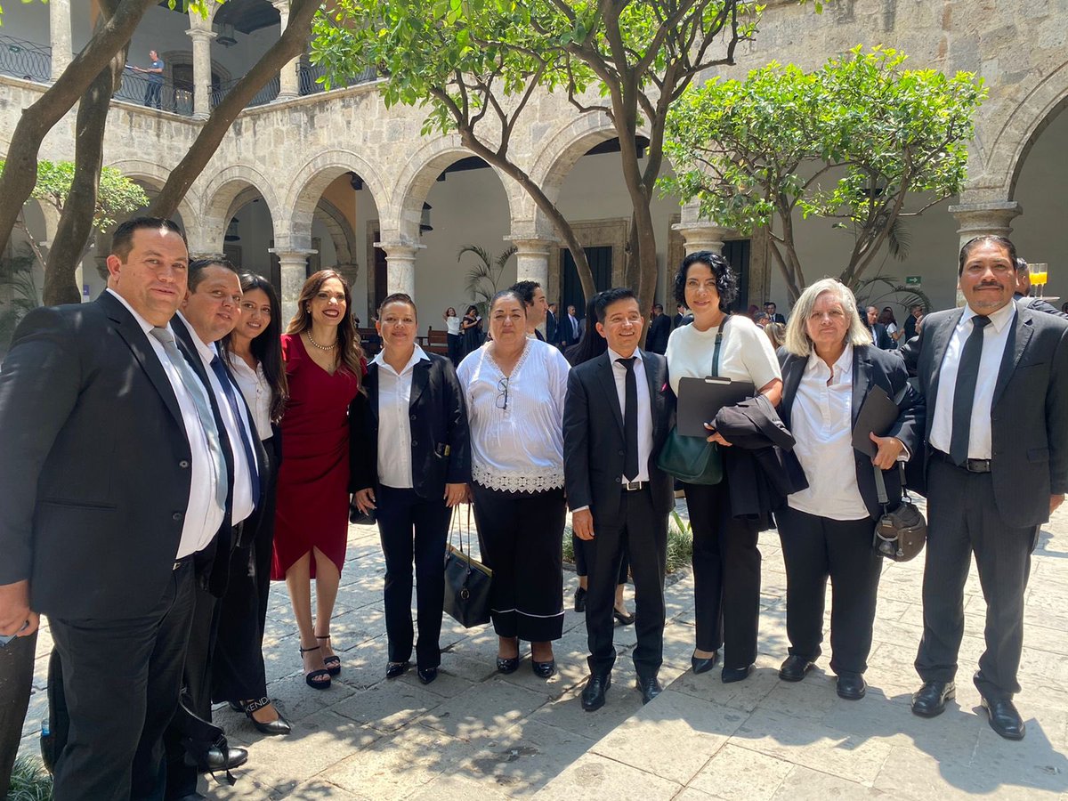 Hoy recibí mi título de “Maestría en Gestión Pública”, lo más bonito además del logro cumplido, fueron las palabras de nuestro Gobernador <a href="/EnriqueAlfaroR/">Enrique Alfaro</a> , fué sin duda muy emotivo, gracias por la oportunidad de trabajar desde tu administración por un mejor Jalisco!