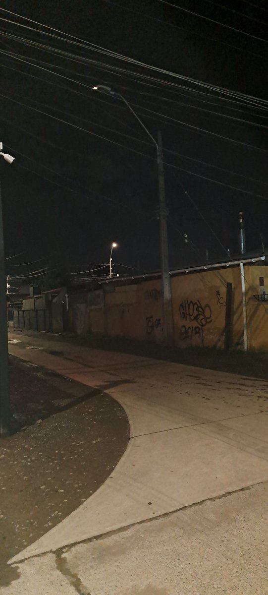 J_Alarcn's tweet photo. @sinec_rancagua alumbrado público quemado esquina Pasaje Uno y Pasaje Diego Barros Arana entre Francisco Tello y Avenida la Compañía villa Santa Lucía https://t.co/5iq5w2QR5d