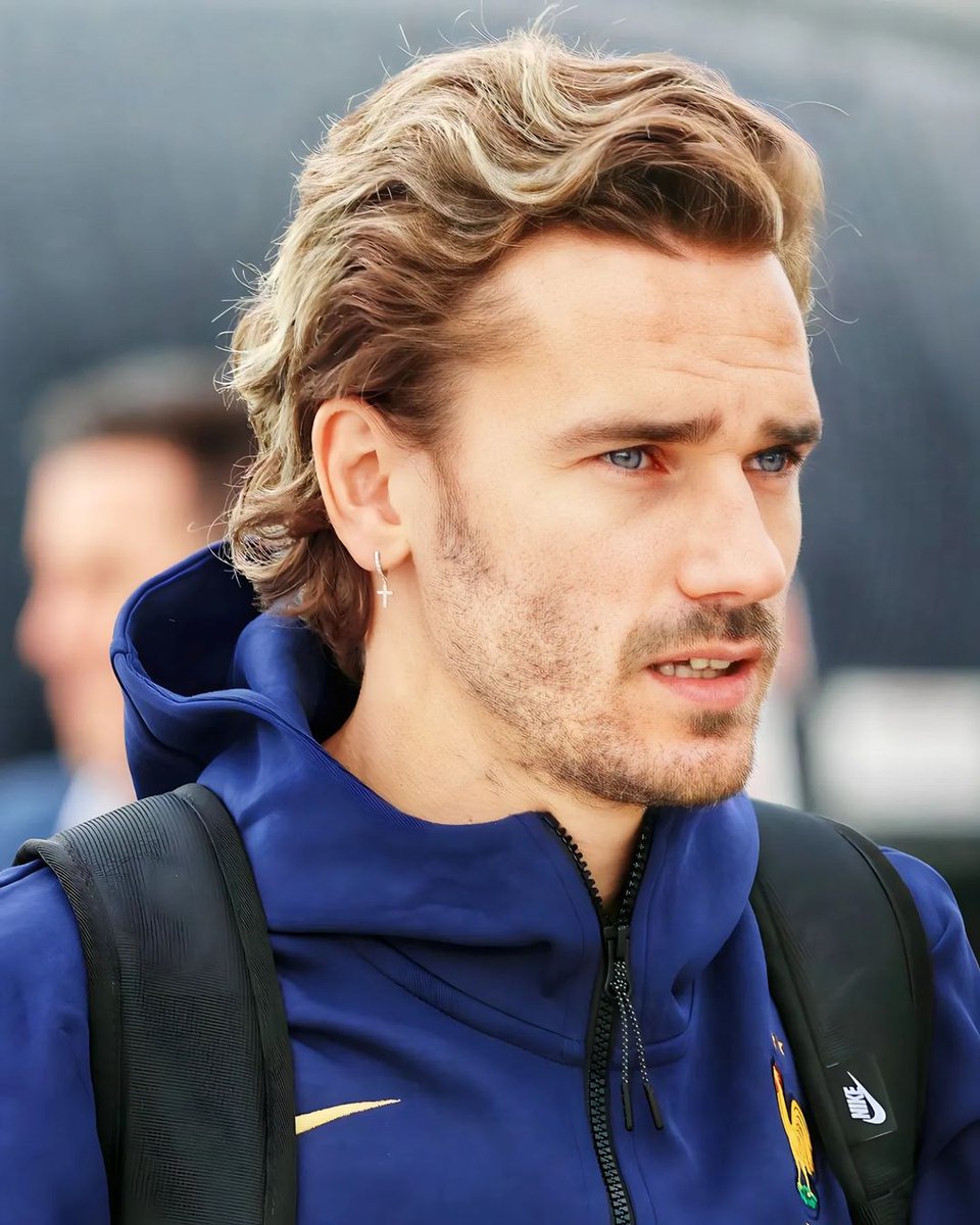 teamgrizibra's tweet photo. ⚽️| Embarque da seleção Francesa a caminho da Alemanha, para a disputa da UEFA Euro 2024 💙 ❤

#Griezmann #AllezLesBleus #euro2024 https://t.co/UK2elQA4MH