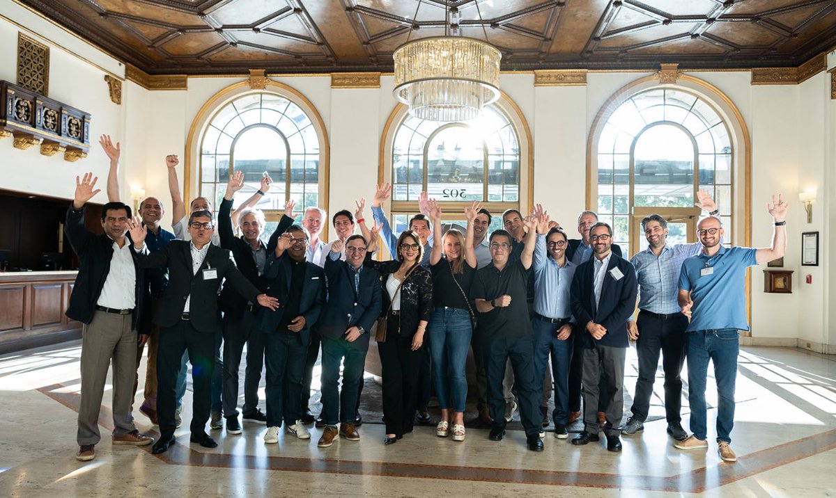 Tuve el honor de participar en el FOHE Summit 2024 de <a href="/Coursera/">Coursera</a>. Conecté con líderes globales y exploré tendencias clave en educación superior. Regreso con ideas innovadoras para una educación superior más inclusiva y pertinente. #EducaciónSuperior #InnovaciónEducativa #FOHE2024