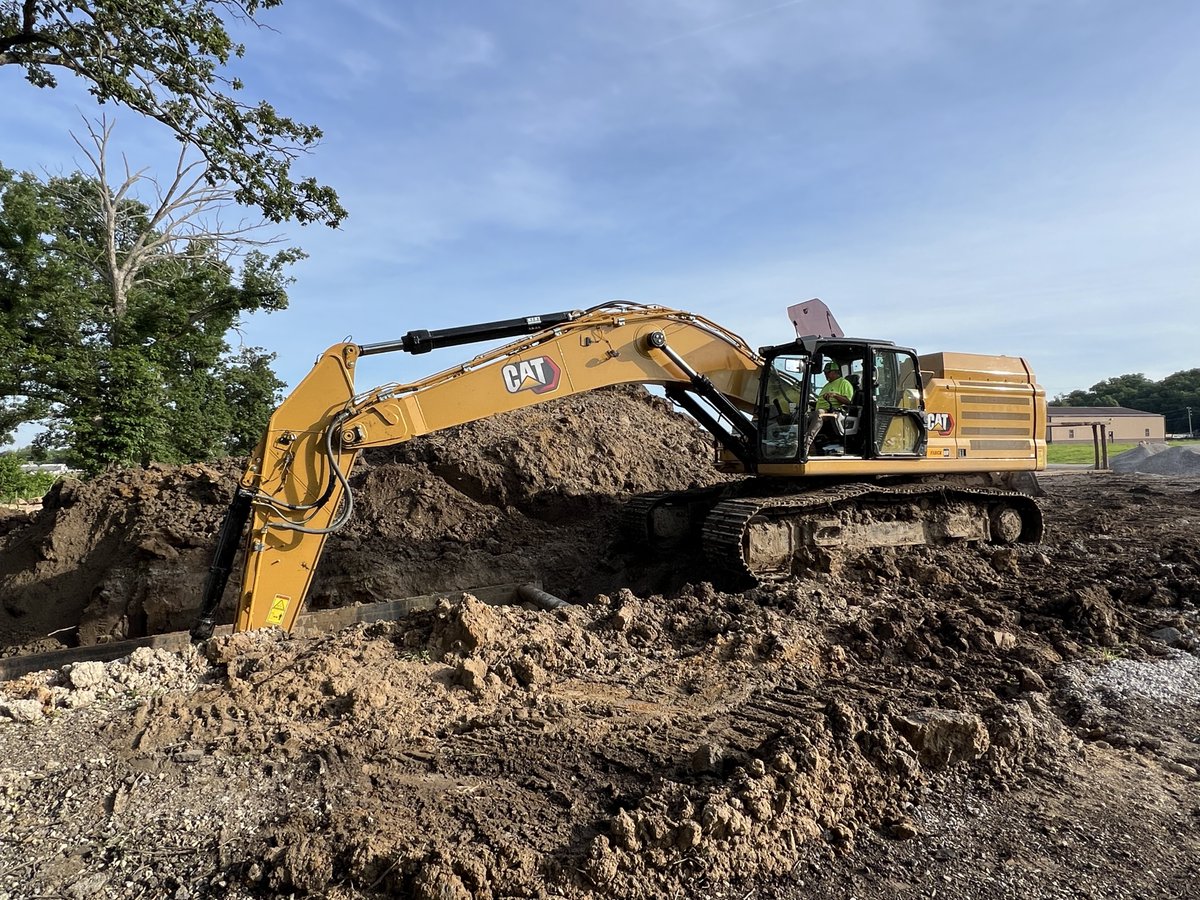 IUOE_513's tweet image. 25-year member Ron Seabaugh is seen here excavating a new sewer line in Lake St. Louis for Lamke Trenching and Boring! #excavating #UnionOperator