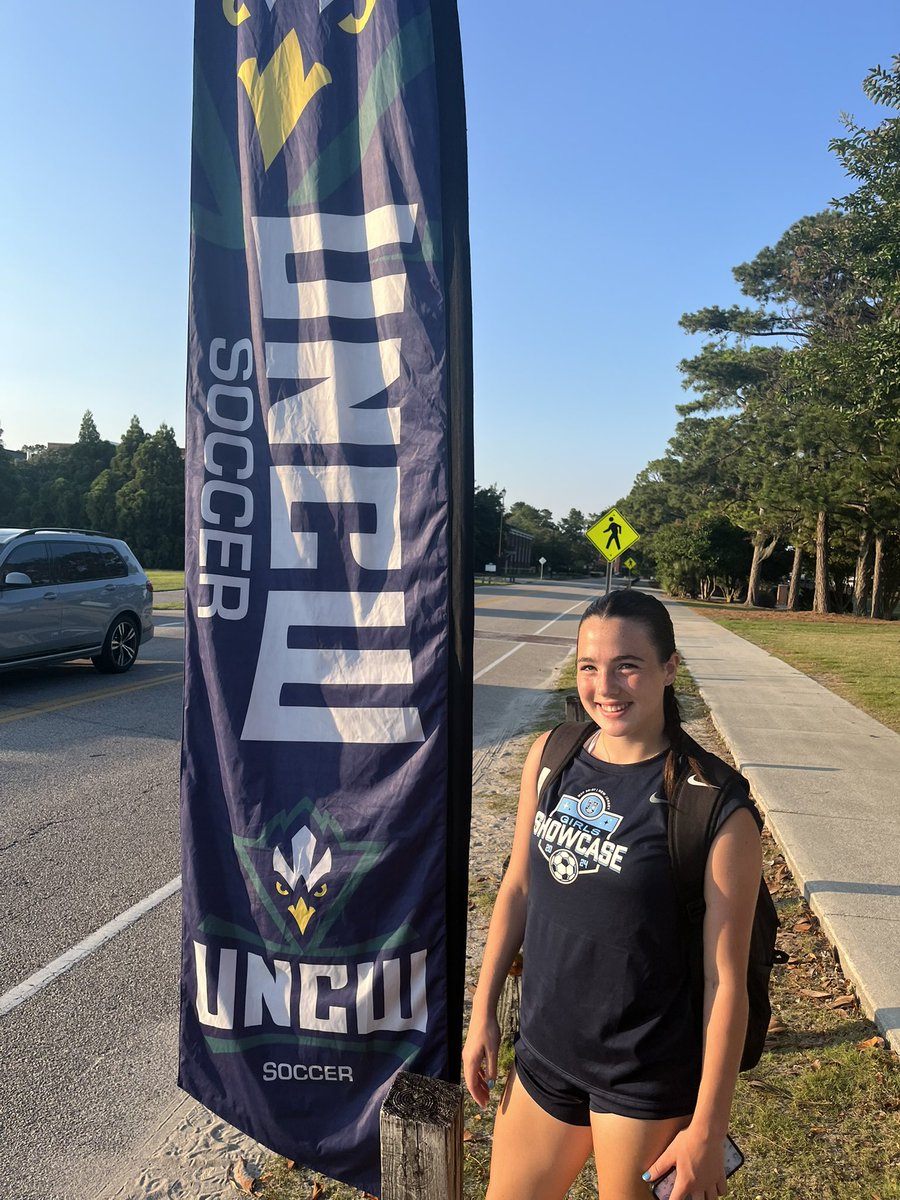 Audrey_Rogan1's tweet image. Did I do an ID camp today? #hawkyeah. Thanks @CNeal3 for hosting a great camp at @UNCWSoccer