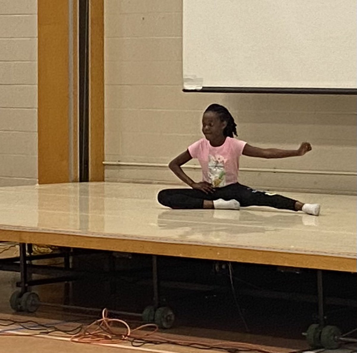 Talent show fun! Beyond proud of my Ss for such wonderful performances!✨⭐️<a href="/madonnaroar/">Madonna Della Libera</a>