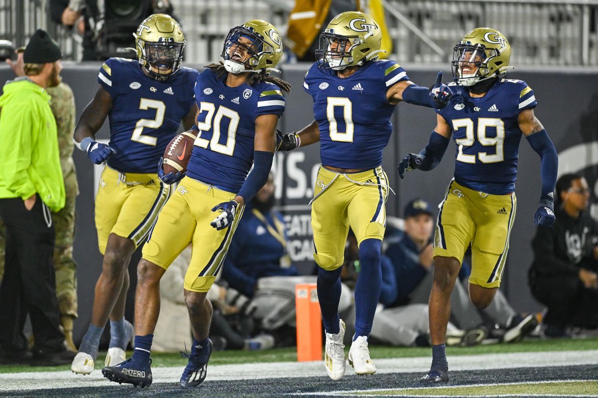 Thanks for an amazing visit <a href="/GeorgiaTech/">Georgia Tech</a> appreciate spending time with <a href="/CoachBrentKeyGT/">Coach Brent Key</a> <a href="/corypeoples/">Coach Peoples</a> <a href="/CoachSantucci/">Tyler Santucci</a> #Hometeam🔒