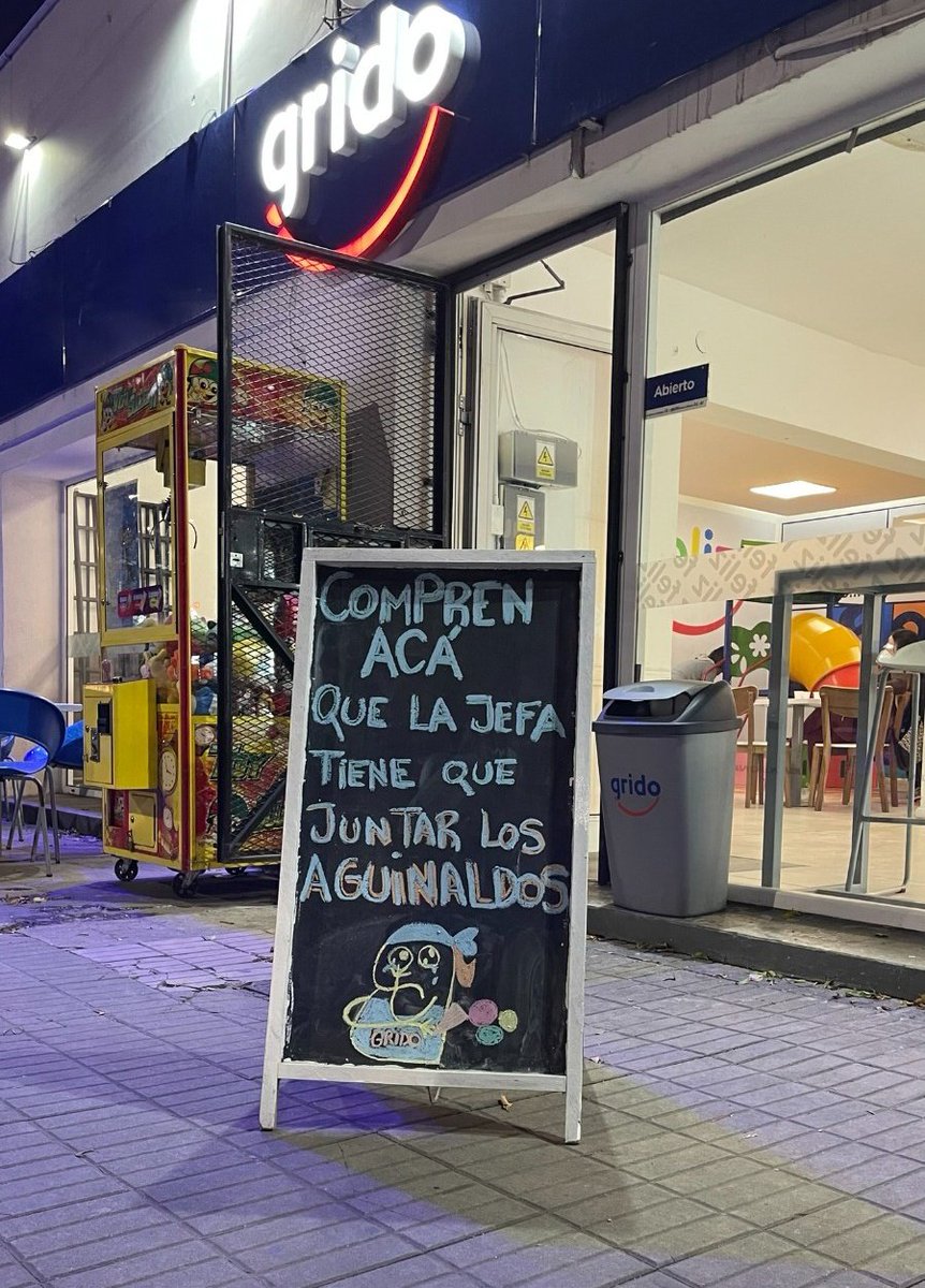 PreciosRosario2's tweet image. Directo a nuestro departamento de #Marketing 🤣

🗣 "Compren acá, que la jefa tiene que juntar los aguinaldos" 🤣🤣🤣

📍 #Grido (27 de Febrero y Mitre)

#HeladosEnRosario 🍨

#FotoTestigo 📸